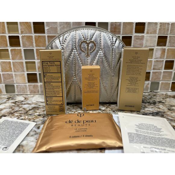 Clé de Peau Beauté Luxury Skincare GWP - Picture 3 of 4